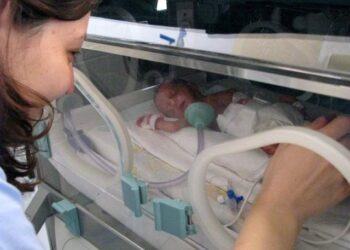 Agnieszka i Marek Machutt mają nadzieję, że ich Paulinka zacznie samodzielnie chodzić. Operacja w Stanach jest o krok