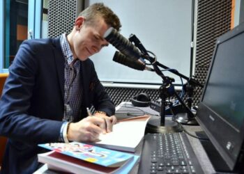 Nazywają go szachowym ambasadorem. Michał Kanarkiewicz właśnie wydaje książkę do nauki gry