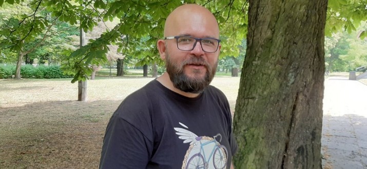 Dzieci jeżdżące do szkoły na rowerze lepiej się uczą. Rozmowa o Rowerowej Szkole