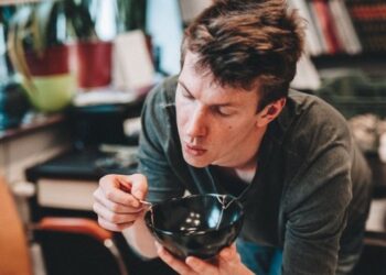 „Szukam ludzi, którzy rozumieją i doceniają tę pasję” Michał Shadowland Majchrowicz – robi naczynia dla szefów kuchni