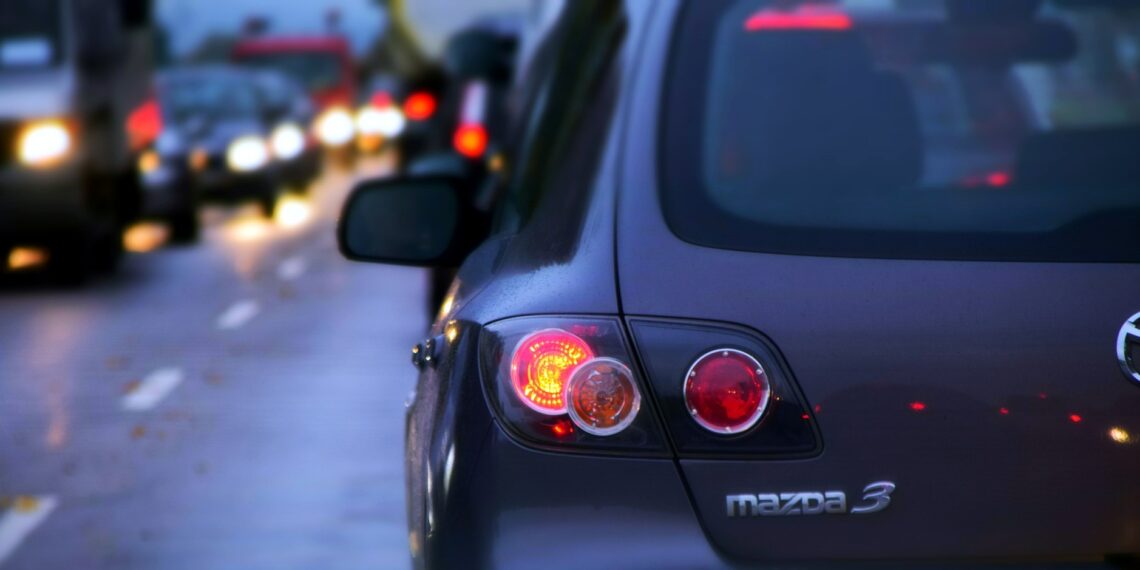 Problemy z oświetleniem samochodowym. Ekspert wyjaśnia, dlaczego ważne jest ustawienie reflektorów