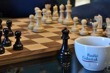 Ludzie wracają do szachów. Michał uczy dzieci w szkołach i profesorów na wyższych uczelniach