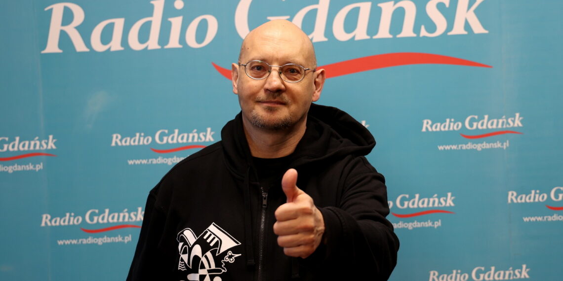 Muzyczne początki, radość z uczenia innych i… rysowanie. Tomasz Łosowski w „Jestem z Pomorza”