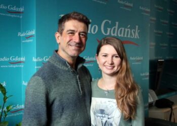 Szukał silnego mężczyzny, trafiła mu się delikatna dziewczyna. Skończyło się małżeństwem