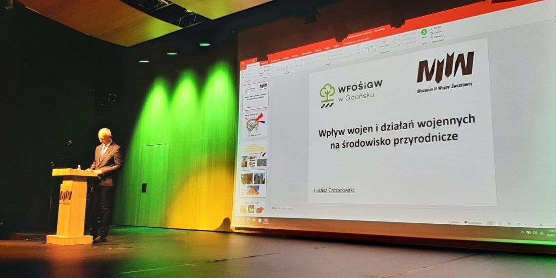 Łukasz Chrzanowski jest optymistą, jakoś uporamy się z plastikiem