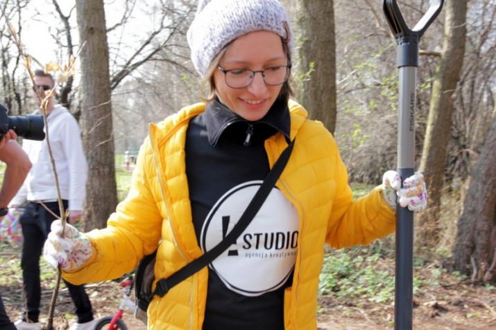 Wydała „Wyczesany las” – kalendarz który miał posadzić 2019 drzew i… posadził