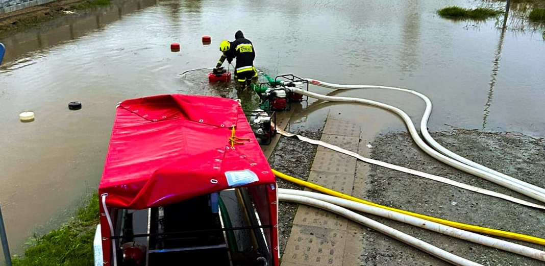 Trudna sytuacja w powiecie nowodworskim. Starosta: „Brakuje zestawów pompowych”